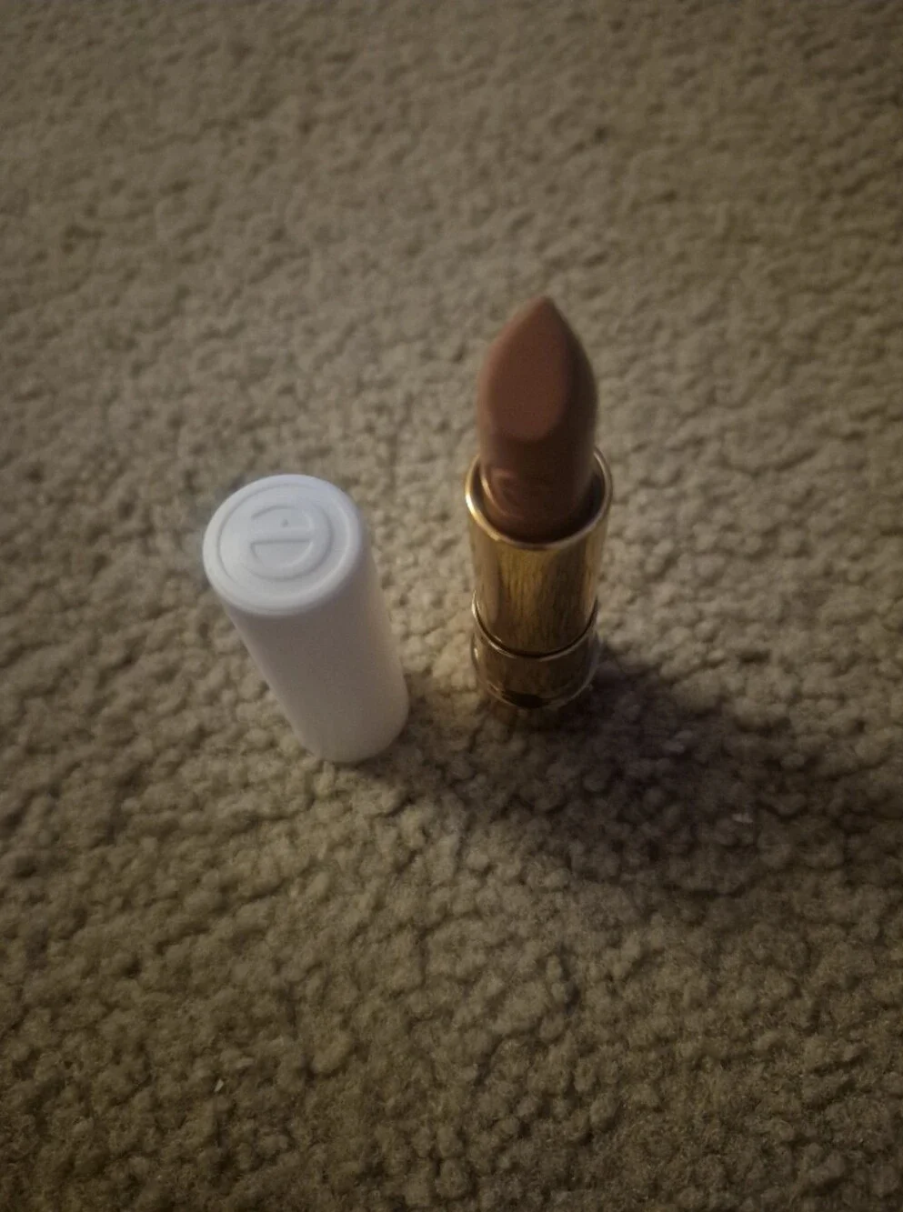 Essence Semi Matte Lipstick 12 Loyal